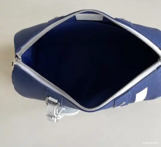 CITY LOUIS VUITTON KEEPALL 0324